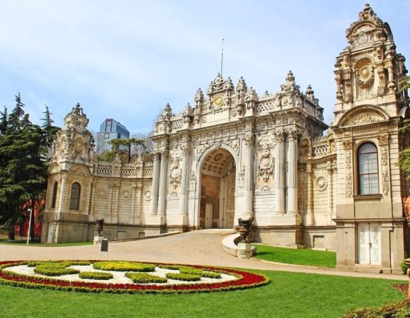 Dolmabahce Palace With Bosphorus Cruise